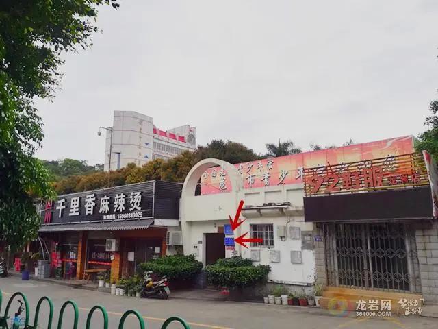 保潔阿姨觀察如廁場(chǎng)景，目余如廁之景